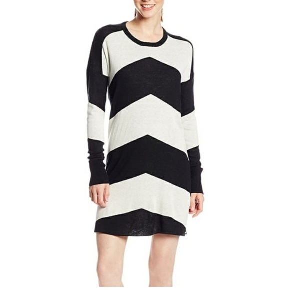Volcom Chevron Black & Off White Knit Long Sleeve Sweater Dress Size Small S - Picture 13 of 13